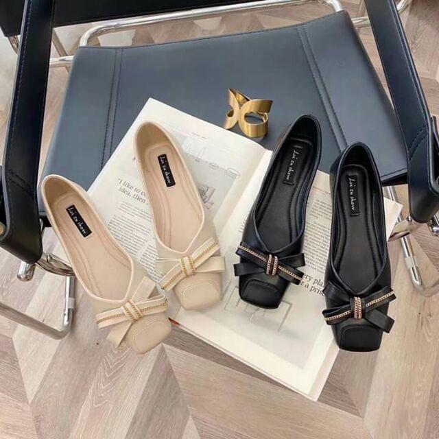 Giày búp bê đinh nơ dây xích