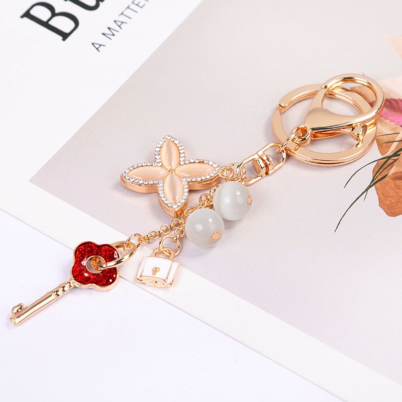 (MỚI) Móc khóa hình cỏ bốn lá sáng tạo