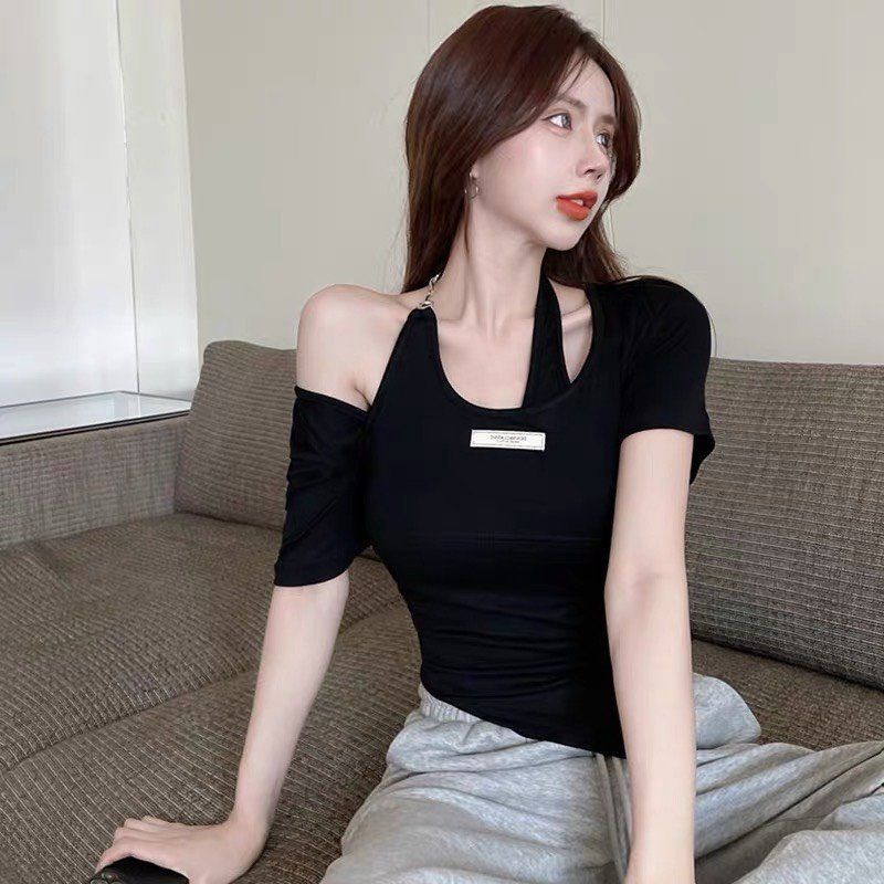 Áo Croptop MIRA.CLOSET Thun Gân Vạt Nhọn Phối Cổ Yếm Xích Lấp Lánh A5446