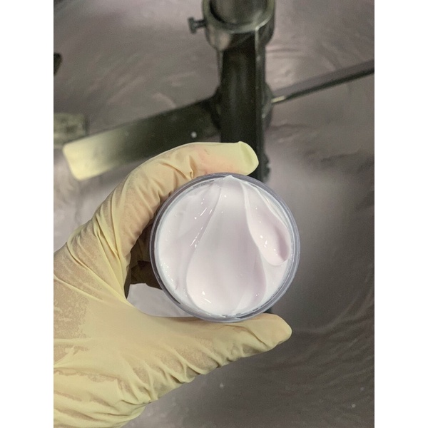 500 gam kem body cao cấp tặng tắm trắng