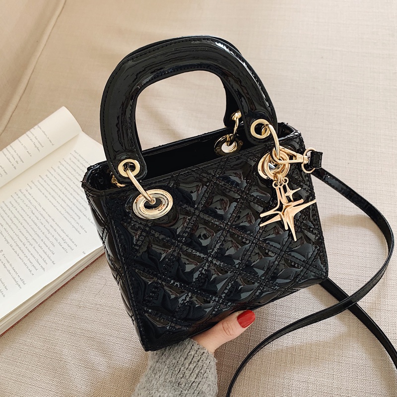 Túi Xách Tay Tráng Bóng Thời Trang Diana Phom Cứng Xịn