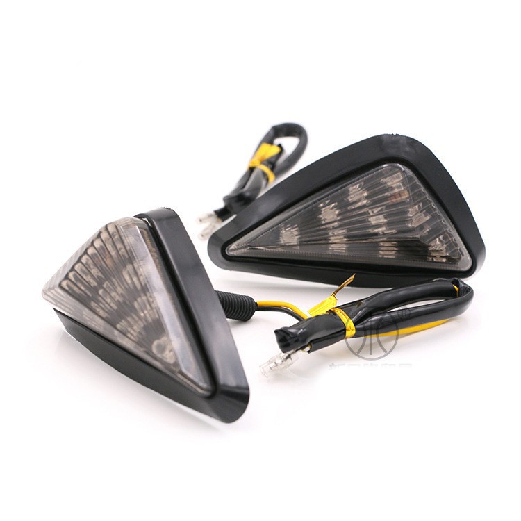 Cặp xi nhan led tam giác ốp sát xe
