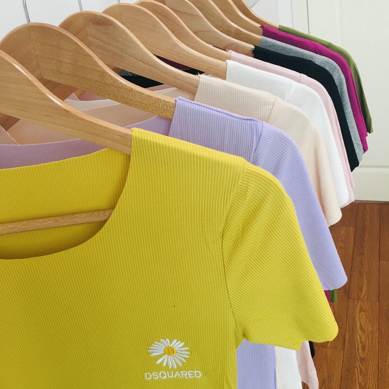 [Giảm 10k đơn 199k] Áo Thun Nữ Tay Ngắn Cổ Tròn Nhiều Màu Hoa Cúc, Thiết Kế Cổ Rộng, Áo Phông Đơn Giản HH108 | BigBuy360 - bigbuy360.vn