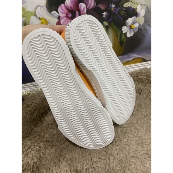 Giày thể thao size 39-40 mỏng