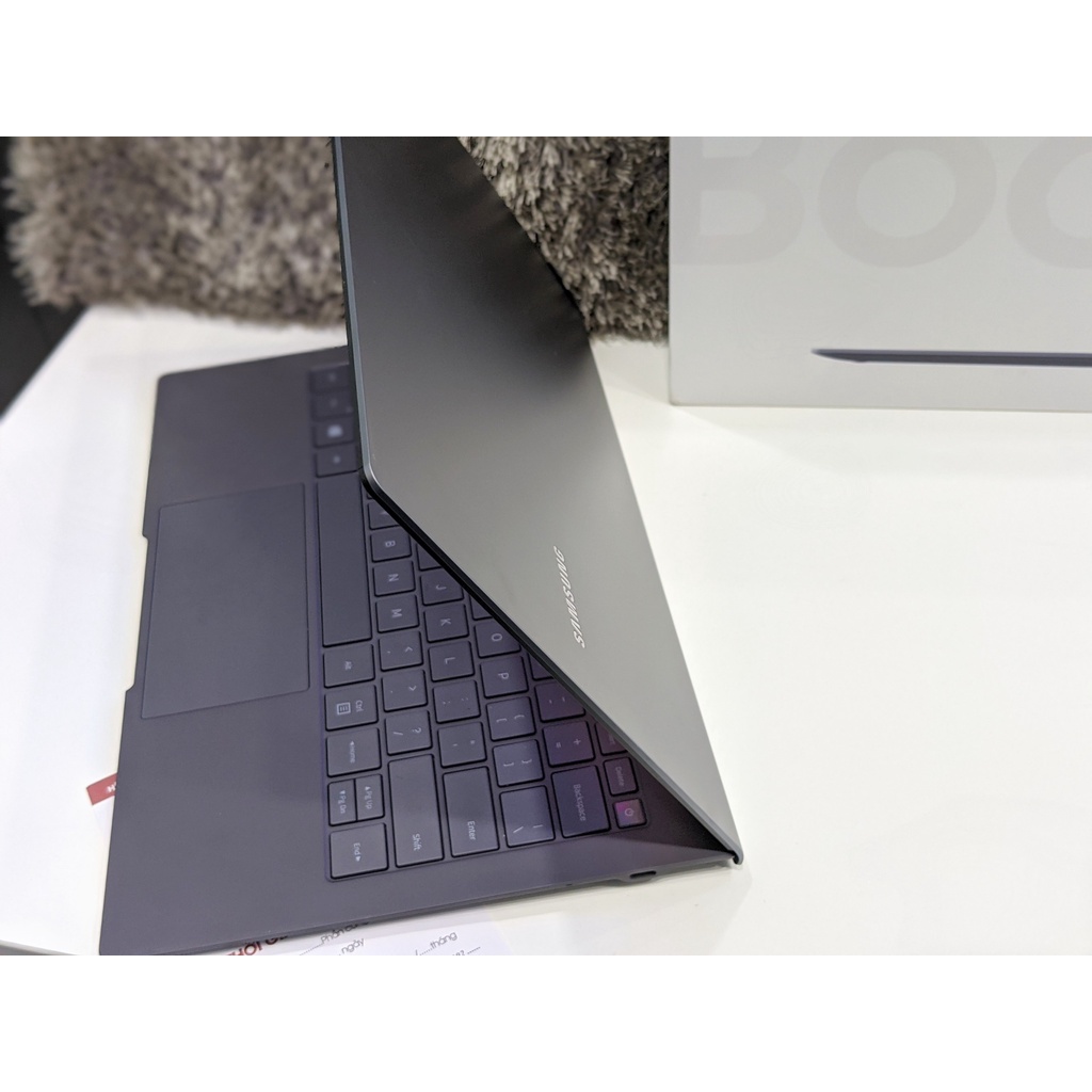 Laptop Samsung Galaxy Book S 13.3 inch Bản Lắp sim LTE Mỏng nhẹ || Ram 8GB SSD 256GB Tại Playmobile