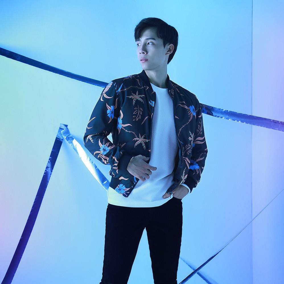 Bomber Gió Họa Tiết 2 Lớp - 2 Mặt - 2 Phong Cách Thời Trang Trẻ Trung Cá Tính Chống Nước Cản Gió Cực Tốt - POLIDO Store | BigBuy360 - bigbuy360.vn