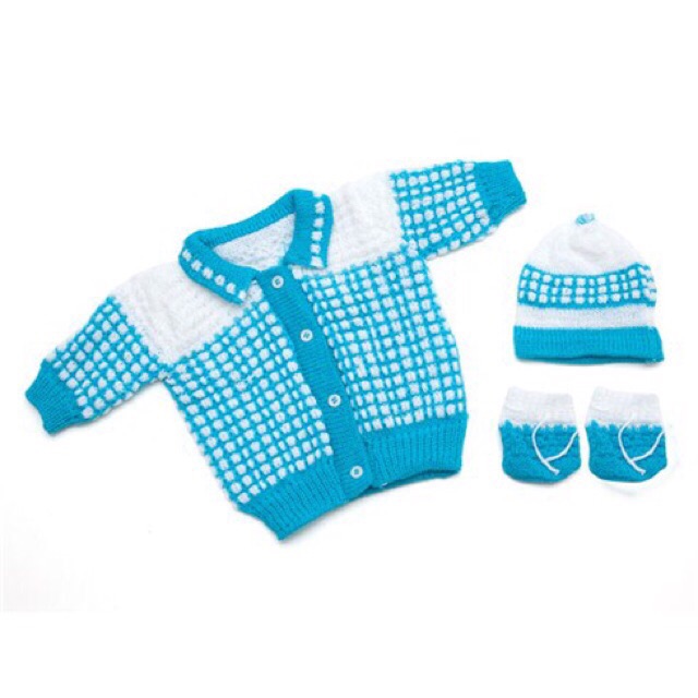 Sét áo len cho trẻ sơ sinh (dưới 1,5 tháng) gồm: 1 áo + 1 nón + 1 bao chân.