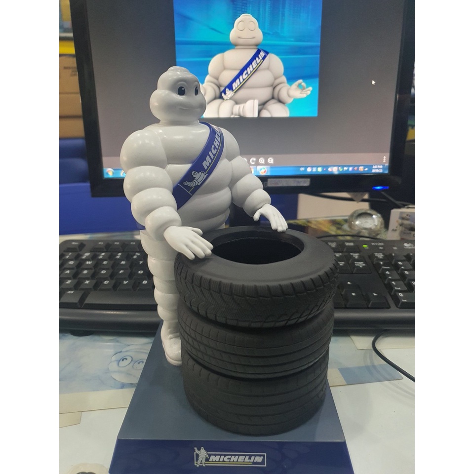 ỐNG ĐỰNG BÚT MICHELIN MAN