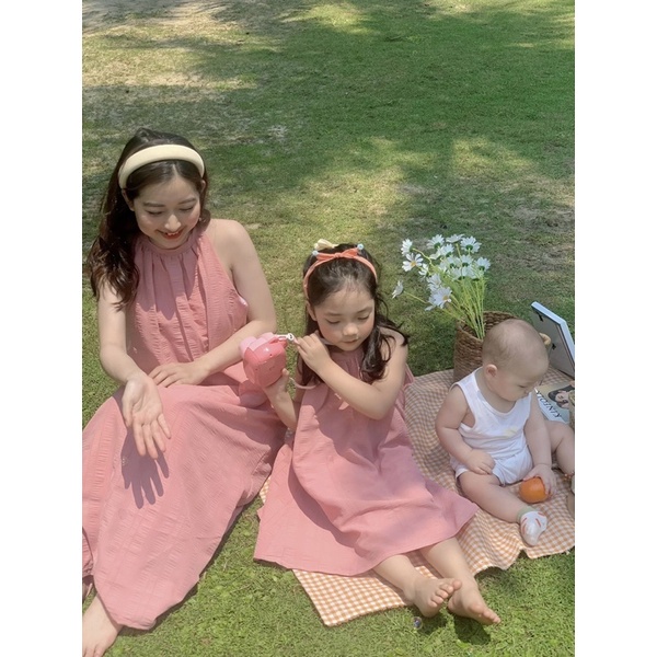 Váy đôi mẹ và bé, váy Yếm dành cho mẹ và bé chất thô xốp mát mẻ