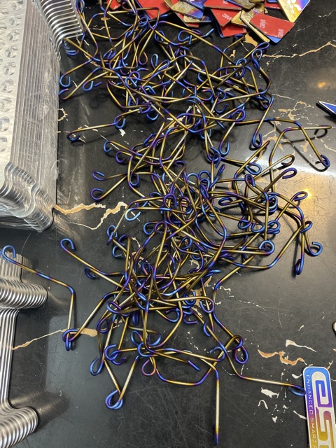 Kẽm Titanium gắn bình dầu cho mọi xe