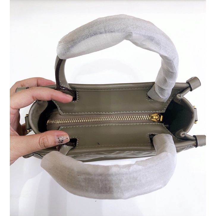 T718 - Túi da cnk vuông