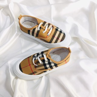 Giày burberry cho bé gái đi học siêu cool h32