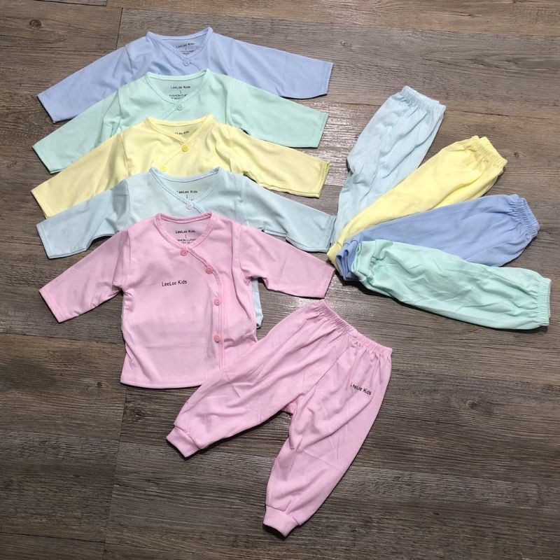 Bộ Quần Áo Dài Sơ Sinh Leelee Kid Cúc Lệch, Vải Cotton Màu Trơn