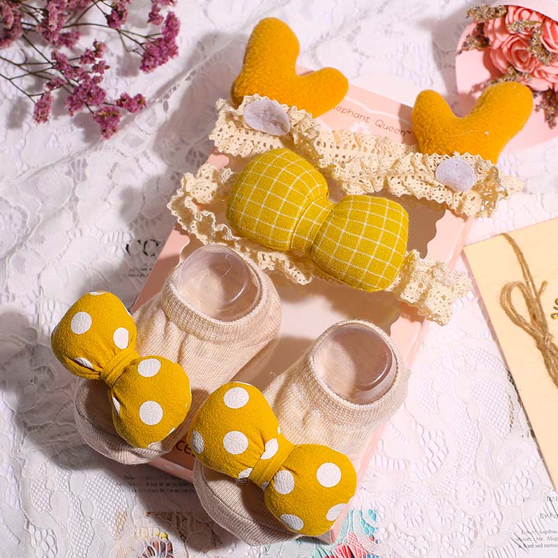 Set 3 Đôi Vớ + Băng Đô Nơ Xinh Xắn Cho Bé Gái