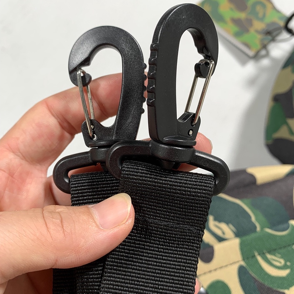 Túi đeo chéo Bape Camo Green, Bape Bag, Chất liệu Polyester chống nước, Size 26 x 18 x 10cm Màu Xanh Camo