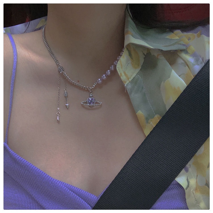 Vòng cổ mặt hình hành tinh trái tim phối ngọc trai giả màu tím 191210