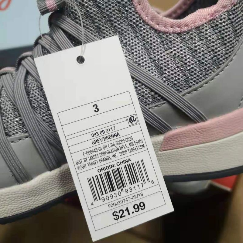 Giày xuất cho bé