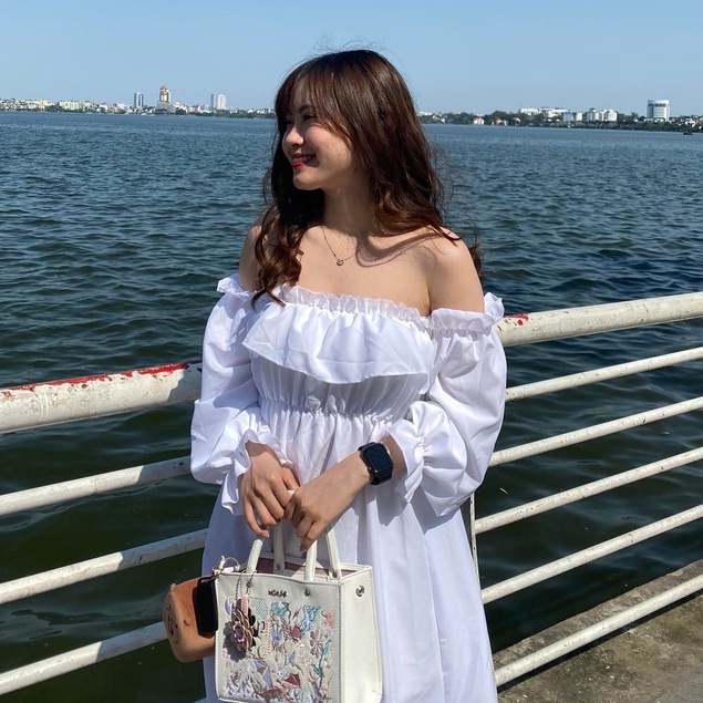 Áo váy trễ vai trắng 2 lớp tiểu thư - Váy ren bèo ngực nhiều lớp , tay bồng xuyên thấu nữ - Chất liệu đũi mềm mịn xinh | BigBuy360 - bigbuy360.vn