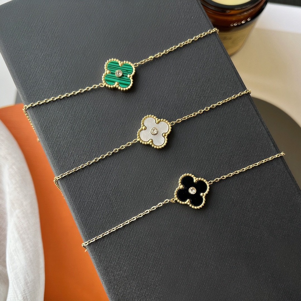 Vòng Tay Louis Vuitton Bằng Thép Titan Họa Tiết LV Monogram