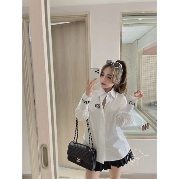 Áo sơ mi thêu ngực tay bo in chữ