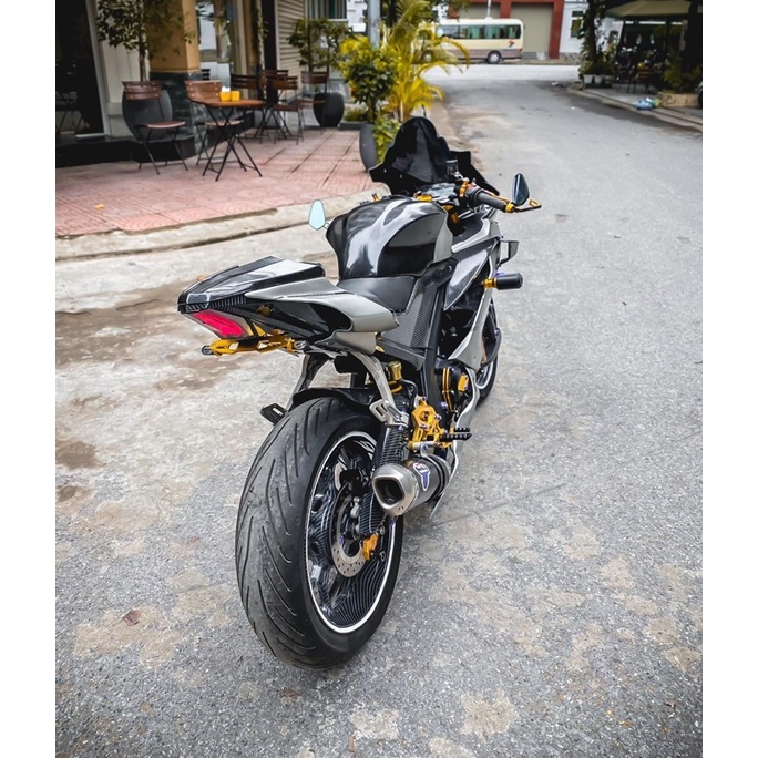 Ốp Bình Xăng Độ R15v3 kiểu R1M. to hơn, góc cạnh hơn, tháo lắp như zin ko độ chế