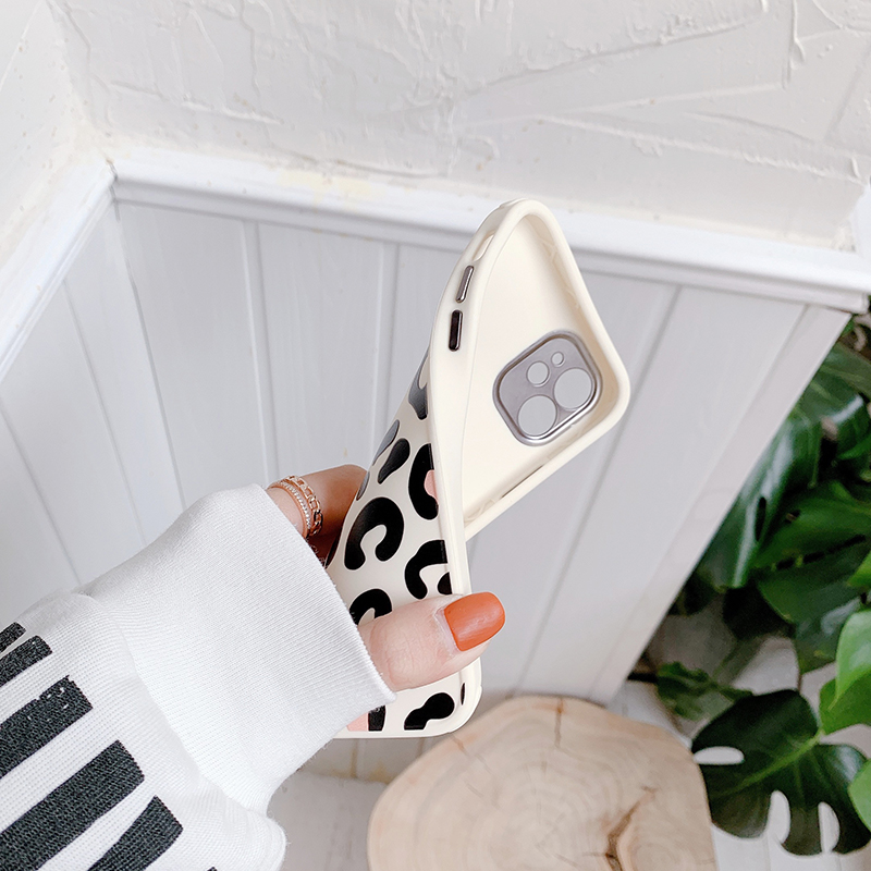 iPhone 12 11 Pro Max X XR XS Max 8 7 Plus iPhone fashionable silicone pattern, fashionable cow pattern and metal electroplated leopard print square iphone case