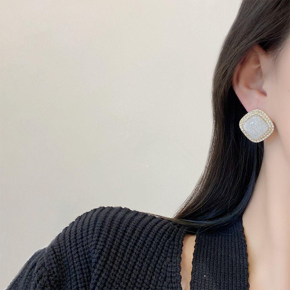 Bông Tai Hình Vuông Thời Trang Dành Cho Nữ