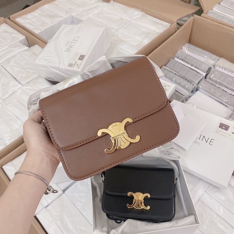 Túi dáng vuông size 19cm fullbox