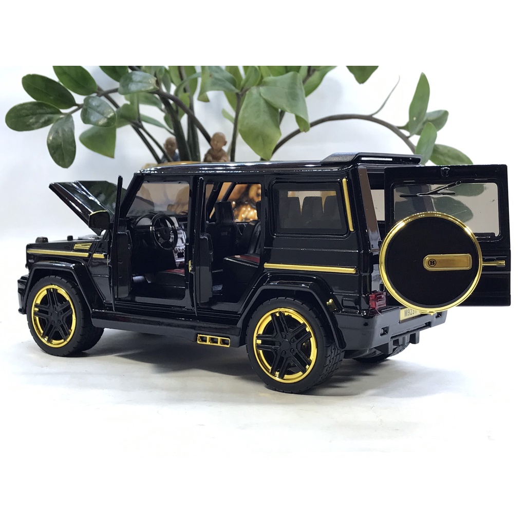 Mô hình xe ô tô Mercedes AMG G65 Brabus tỷ lệ 1:24 bằng kim loại