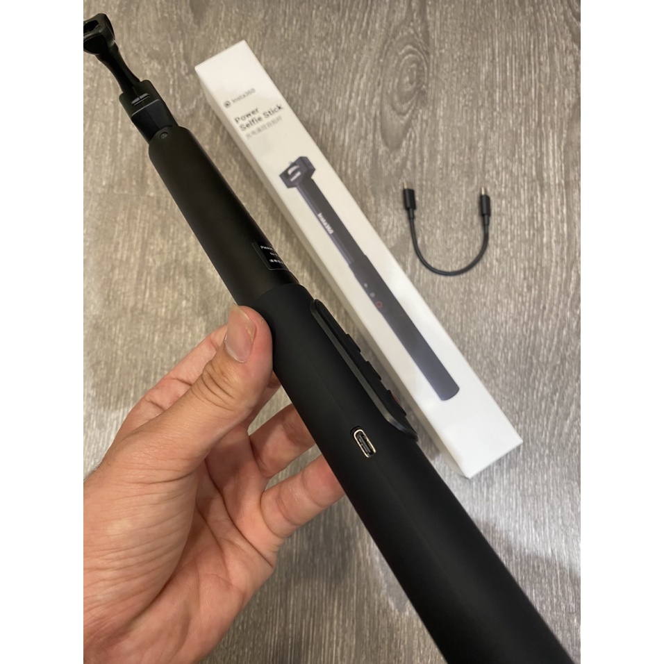 Gậy selfie tàng hình Insta360 tích hợp pin dự phòng 4500mAh hàng chính hãng