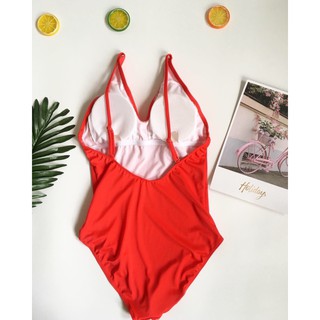 Bikini khoét ngực cổ V đỏ tươi