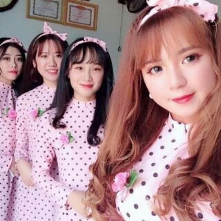 Áo dài chấm bi trắng đen