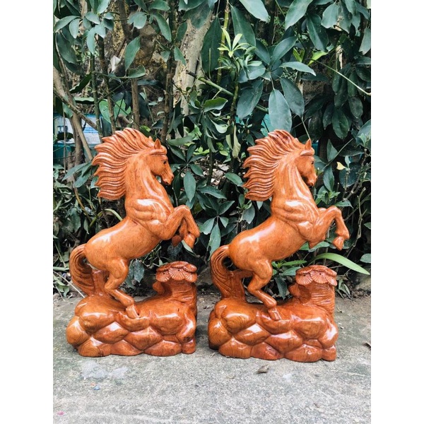 Tượng con ngựa gỗ hương
