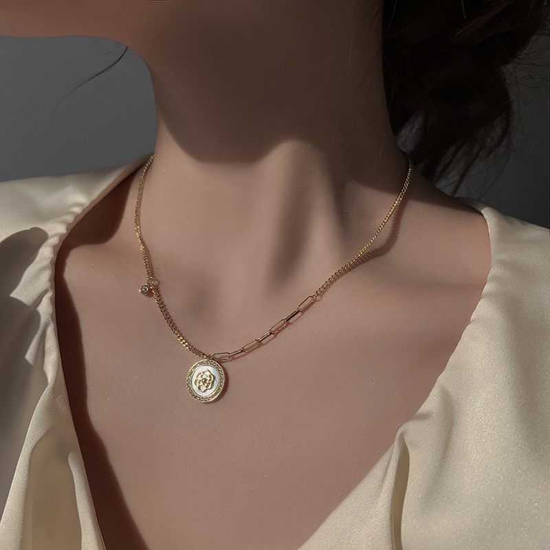 Vòng cổ mặt hoa trà phong cách retro thời trang cho nữ