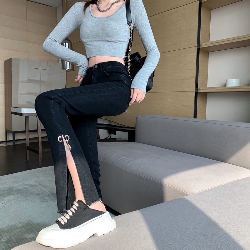 Quần jean xẻ ống cho mùa xuân phụ nữ 2022 mới có trang sức kim loại eo cao thời trang