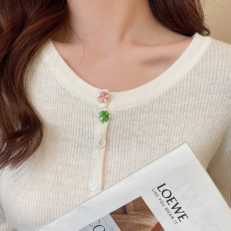 Phụ Kiện Cố Định Cổ Áo Không Đường May Tiện Dụng