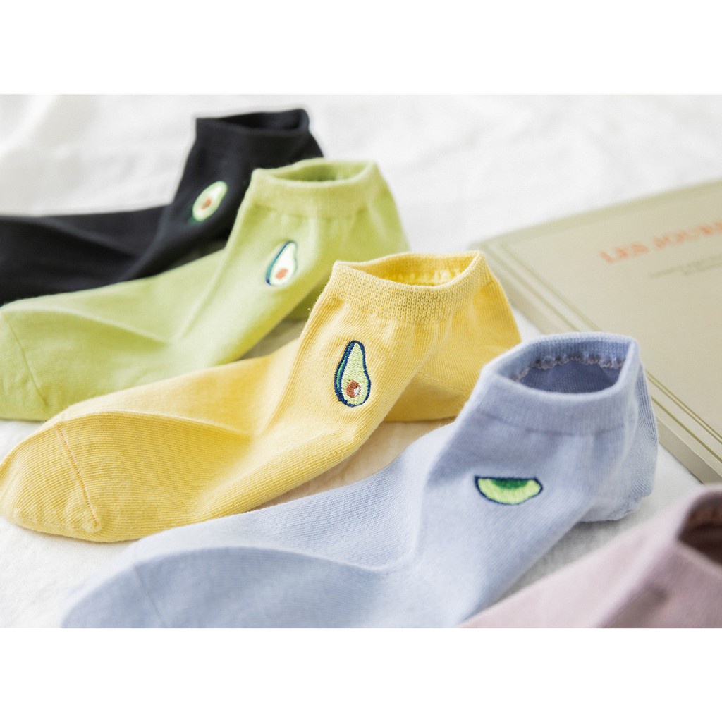 Tất vớ cổ ngắn thêu hình trái bơ xinh