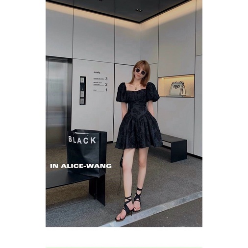 ĐẦM GẤM HOA NỔI ĐEN TRẮNG