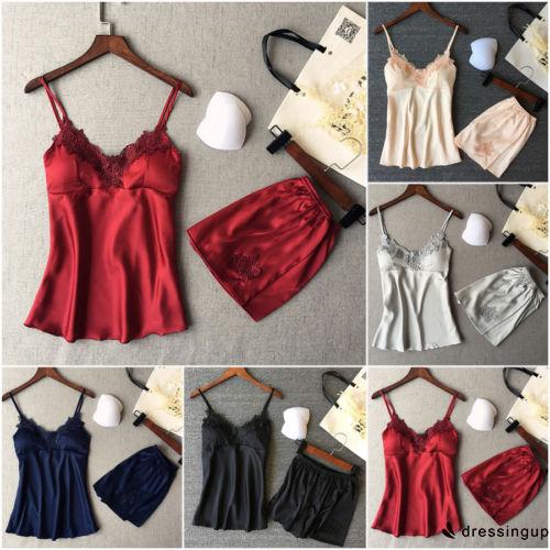 Bộ đồ ngủ áo 2 dây có mút nâng ngực + quần short phi bóng quyến rũ cho các quý cô