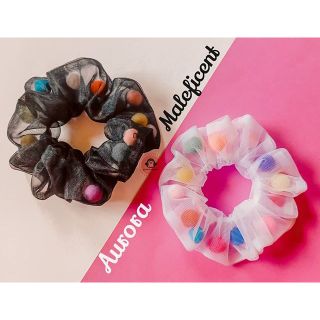 Pompom Scrunchies (Vòng đeo tay cột tóc)