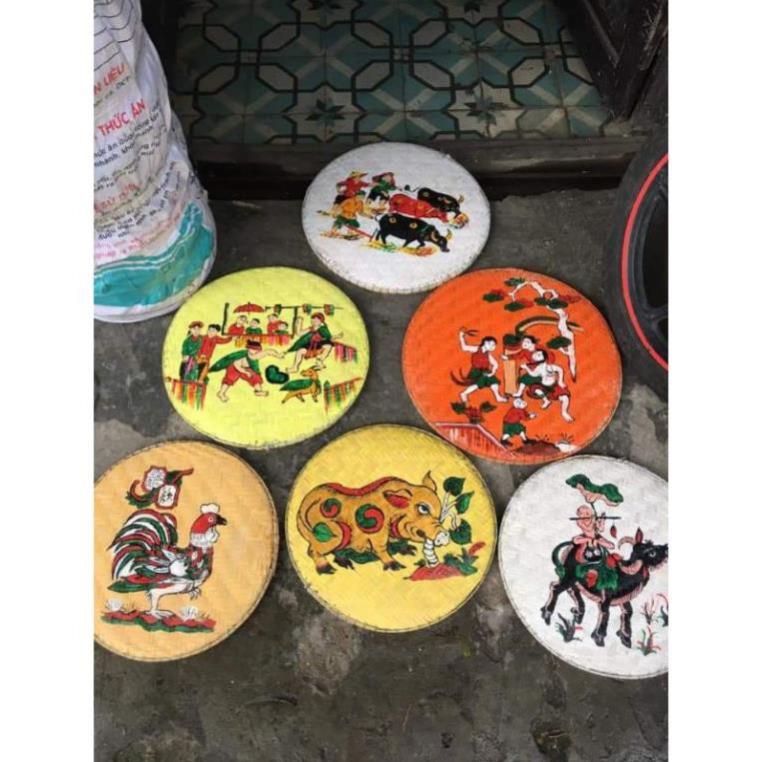 Tranh đông hồ treo tường trên mẹt tre