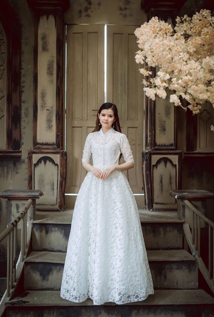 Đầm cưới kín đáo nhẹ nhàng