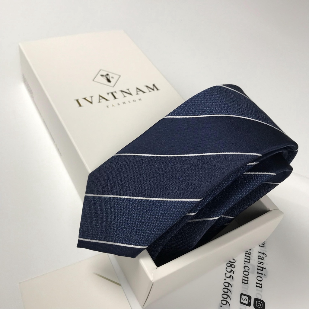 Cà vạt nam xanh họa tiết kẻ trắng tinh tế IVATNAM siêu nhẹ , cao cấp về chất lượng , thu hút mọi góc nhìn