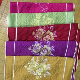 Vỏ vối ngủ thêu hoa satin nhiều màu 50x70cm Bonbishop