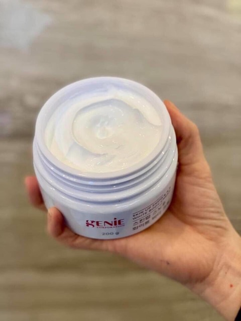 Kem dưỡng trắng da SKIN UP SNOW WHITE BODY CREAM