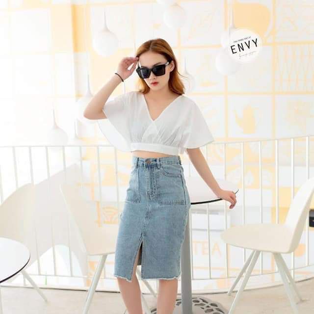 Chân váy jean xẻ trước