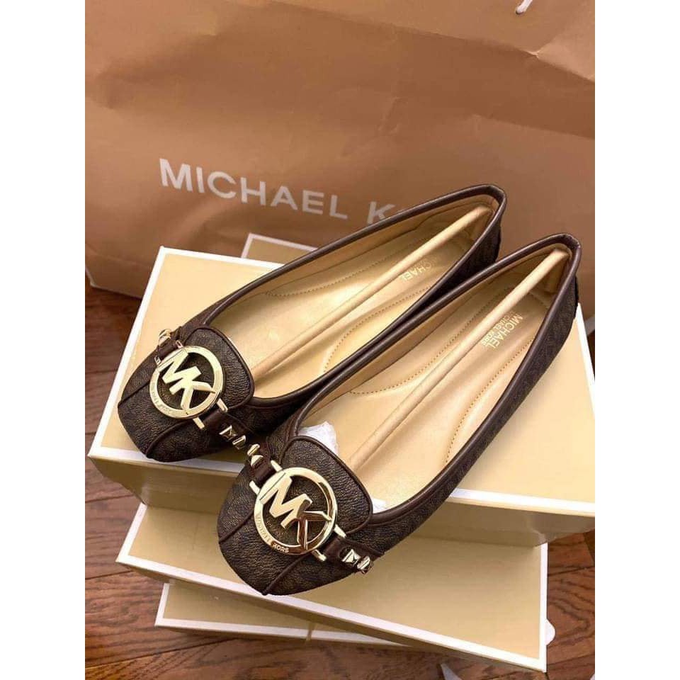 Giày nữ chính hãng Michael Kors đã về ngập tràn phục vụ chị em nhé