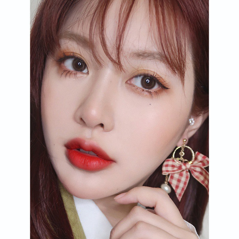 Son môi dưỡng ẩm với tông màu sắc trẻ trung xinh xắn | BigBuy360 - bigbuy360.vn