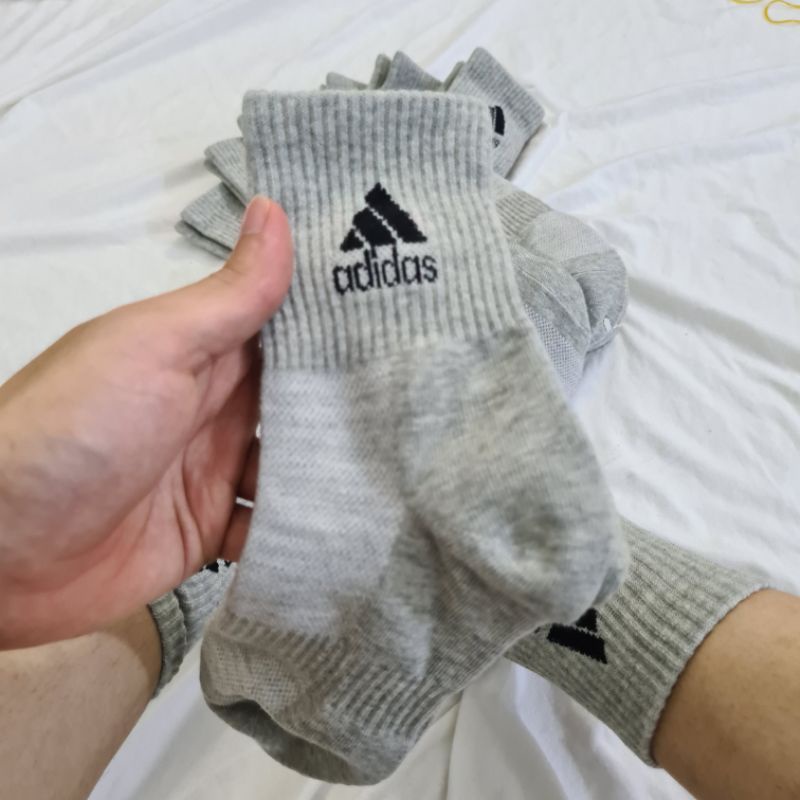 Combo 5 đôi tất thể thao Adidas cổ trung ( tặng kèm 1 đôi)