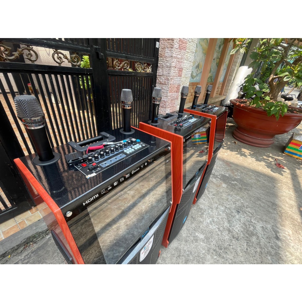 Loa kéo Màn Hình AzPro Bass 40cm AZ 956, 2 Micro UHF, màn hình 17inch, âm thanh sống động, hàng chính hãng